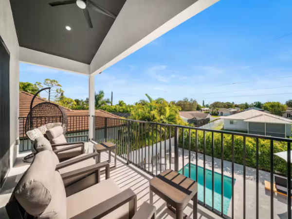 Luxury retreat in Naples - 4-Bedroom Home with Private Pool